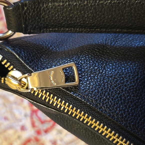 Coach - Picture 5 of 10